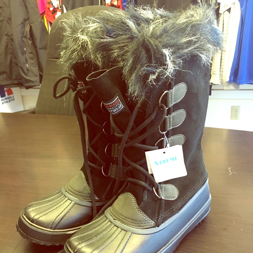 Xtreme quality footwear boots with faux fur